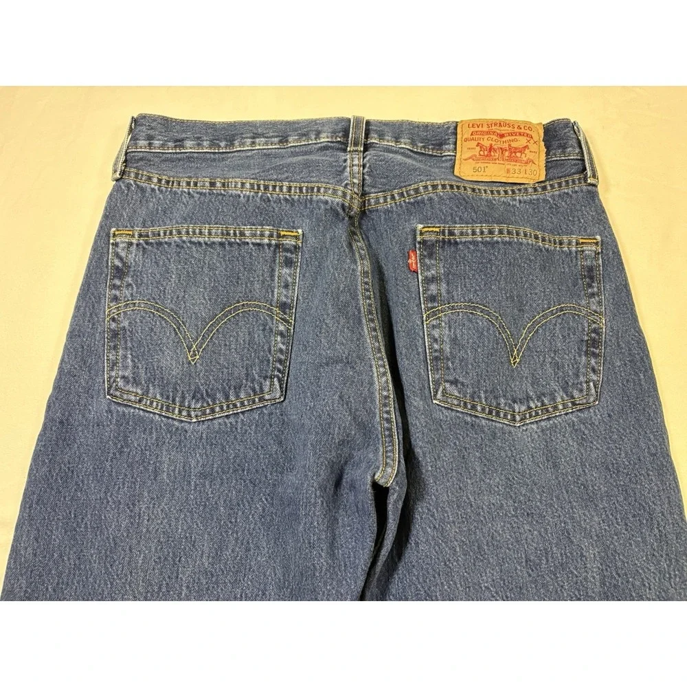 Vintage Levis 501 Blue Jeans Size 33 x 30 May 2004 Made In Colombia Red